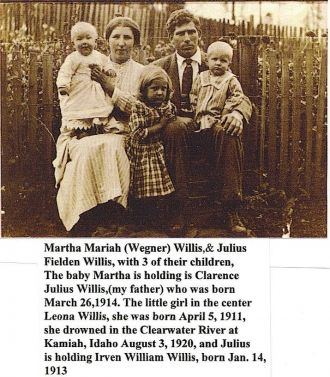 Martha Wegner Willis & Julius Willis with 3 of their children, Clarence, Leona, & Irvie