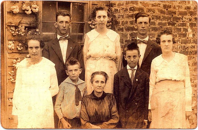 Martha W. Rierson Family, 1916