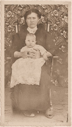 Grand Ma Clara Cloverland (Hyatt) Stanton & My Daady William Chesley B.
