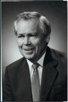 Walter Robert Holbrook    1925 - 2018   Warren, MN - Naples, FL