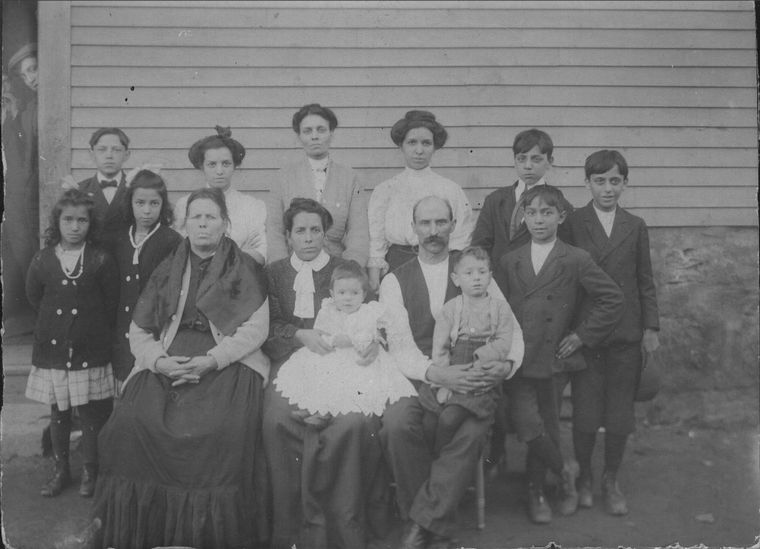 Frank & Maria Mello Family, RI