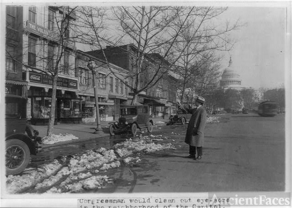 [Congressman John Boylan of New York points at unsightly...