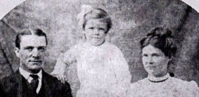 Robert Calhoun Thomas, wife and child