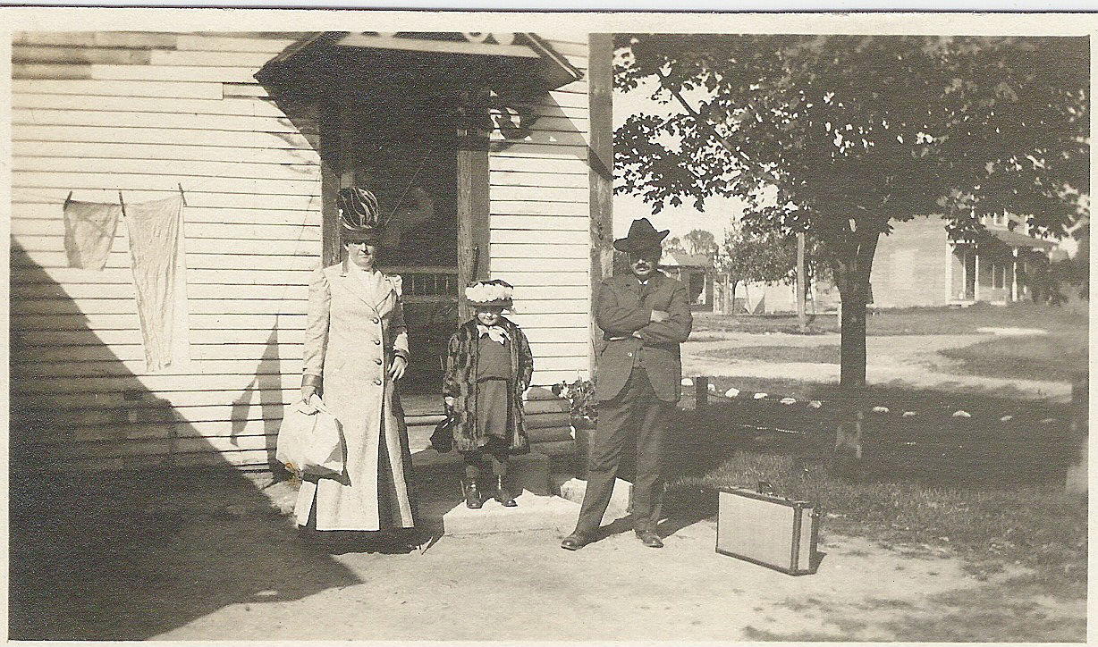 Unknown family at 983 Cilley Rd., Manchester, NH