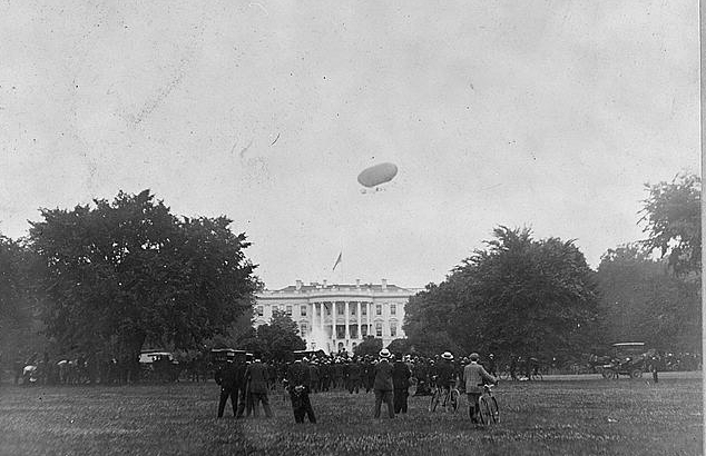 Airship above the White House