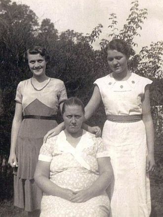 Ruth, Nancy and Mary Carter