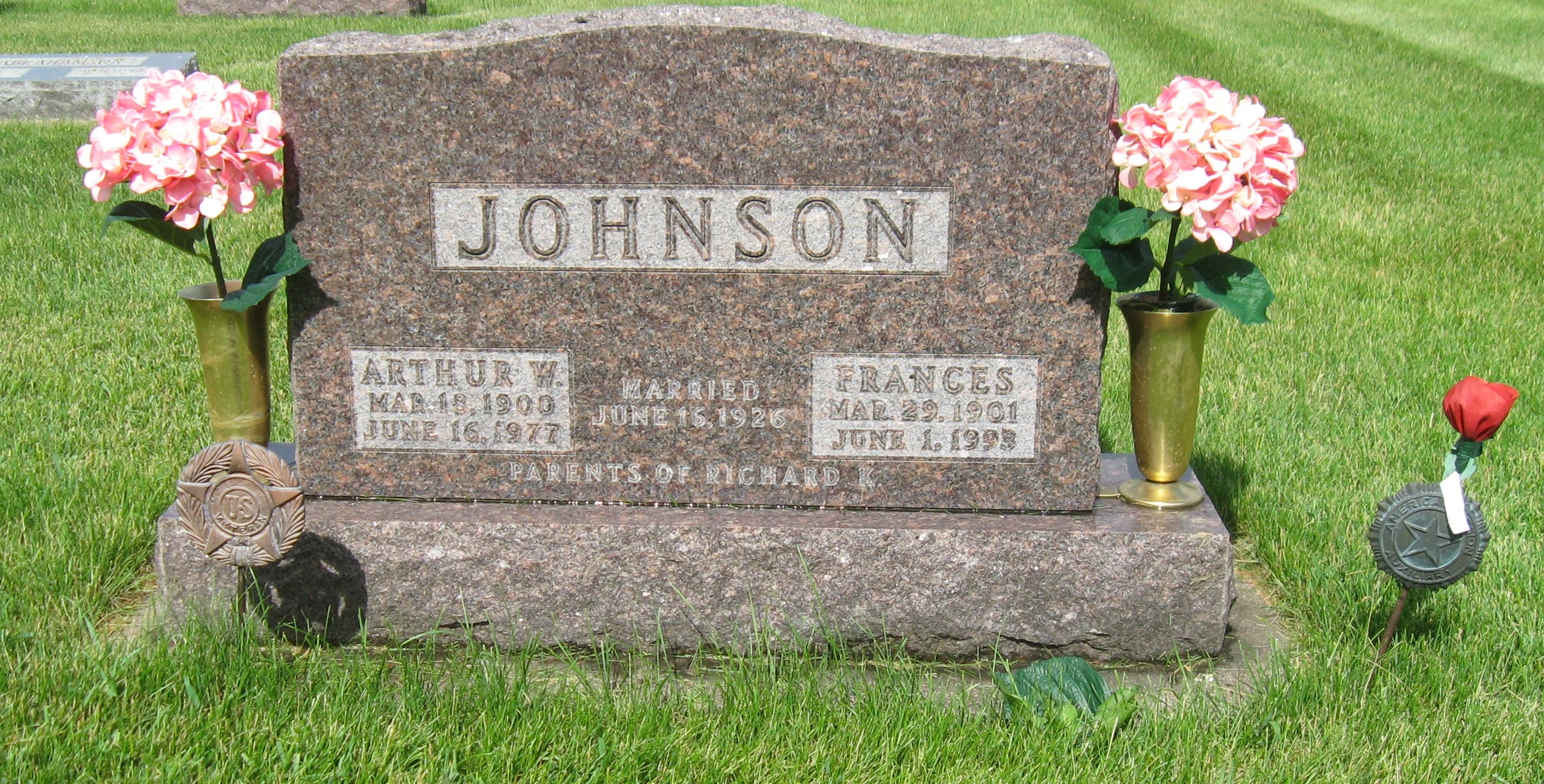 Richard, Arthur, & Frances Johnson gravesite