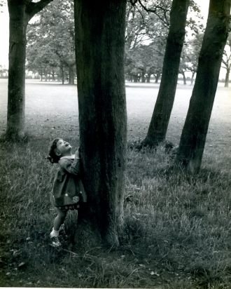 Unknown girl, England Unknown girl, England