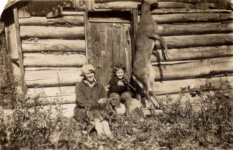 Lowell E Barnes