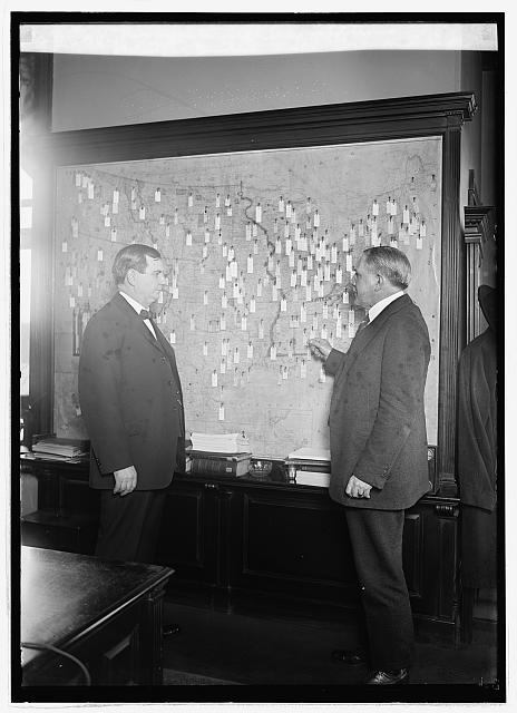 Weather Bureau, Sec. Gore and Prof. Marvin, map of bu....