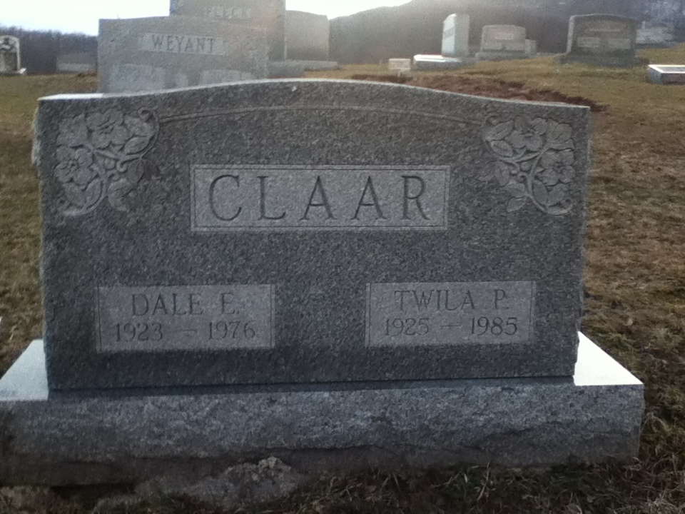 Dale Eugene & Twyla P. Claar gravesite