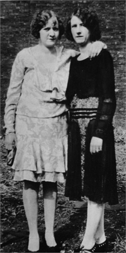 Alice and Adel Oliver, 1925