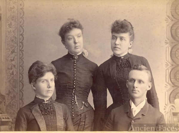 Compton Siblings
