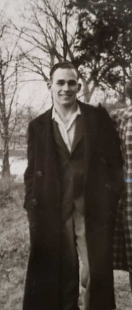 Robert D Warrington