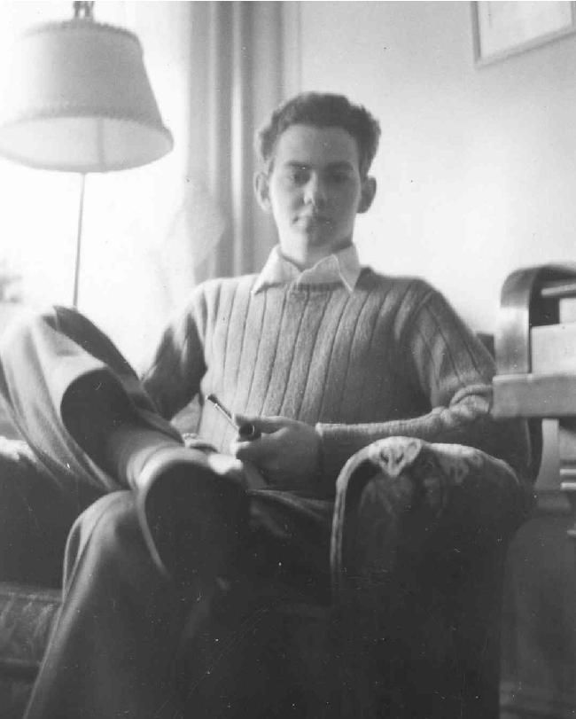 Fred Halkett, JR at home with his Kaywoodie pipe