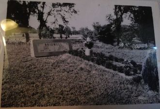 Dewey & Bertha Bridwell gravesite