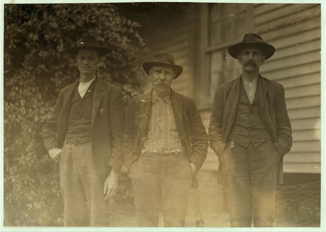 Some of the operatives, Dickson Mills, Laurinburg, N.C....