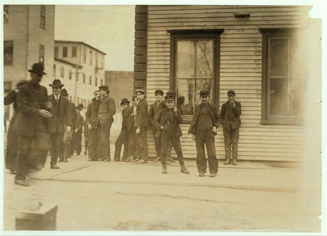 Noon hour. Goodall Worsted Co., Sanford, Me. More young...