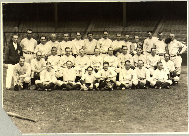 [New York Yankees baseball team posed]