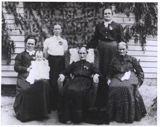 Lucinda Kirby Watkins family, 1906