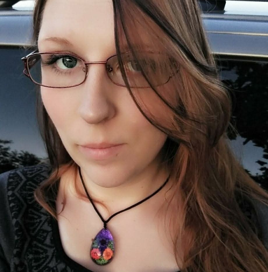 Tia Bolton (Larson)