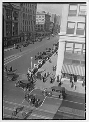 Crowds of people. Pedestrians crossing at 11th and F Sts. II