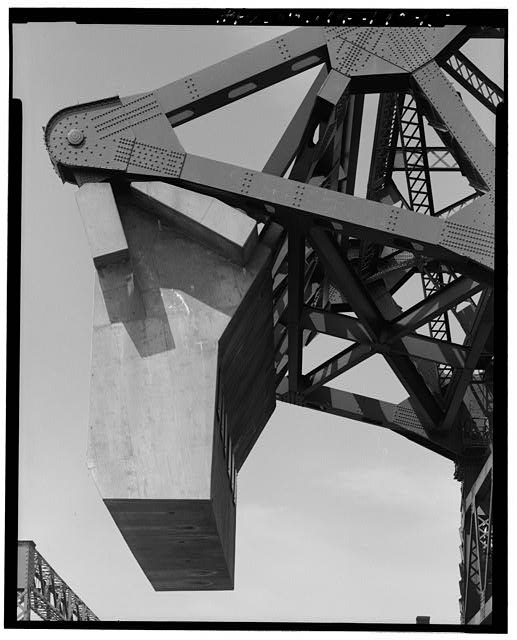 15. Detail of counterweight showing pinned swing joint...