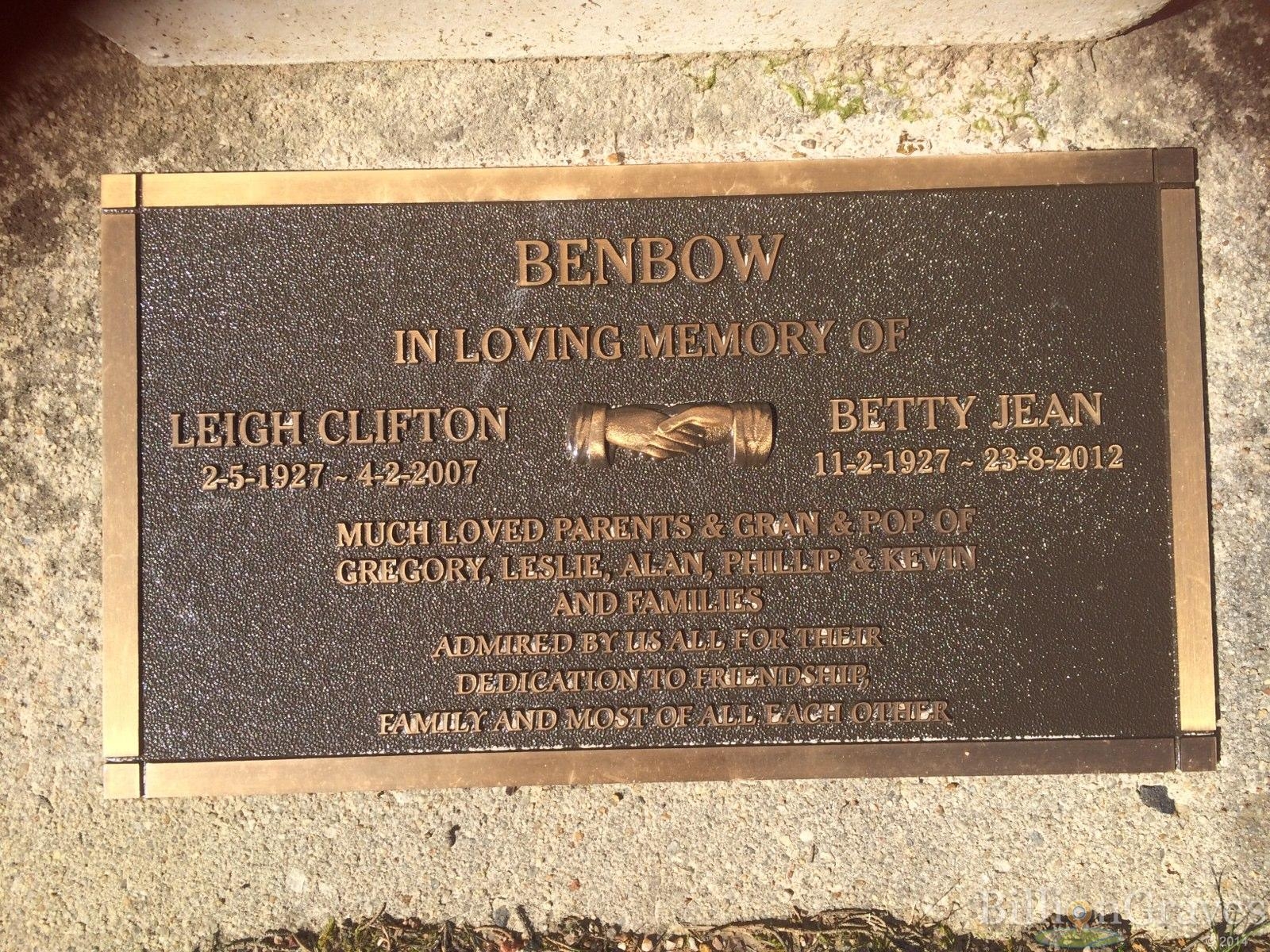 Betty Gullick & Leigh Benbow gravesite