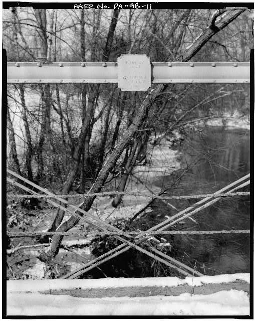 11. DETAIL VIEW OF UPPER CHORD WITH BRIDGE PLATE, NORTH...