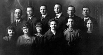 Mary (Kirscht) Reuter Family, Minnesota 1922