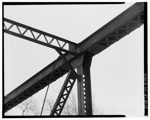 15. DETAIL OF TYPICAL RAILWAY RIVER TRUSS UPPER JOINT -...