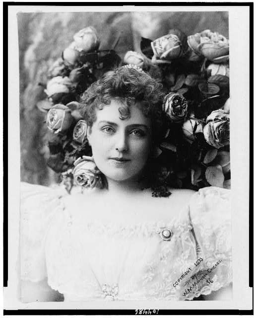 [Lillian Russell, head-and-shoulders portrait, facing...