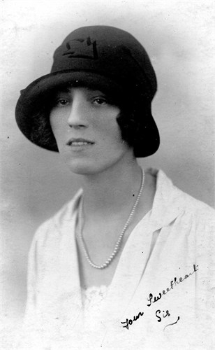 Clara Giles, 1926