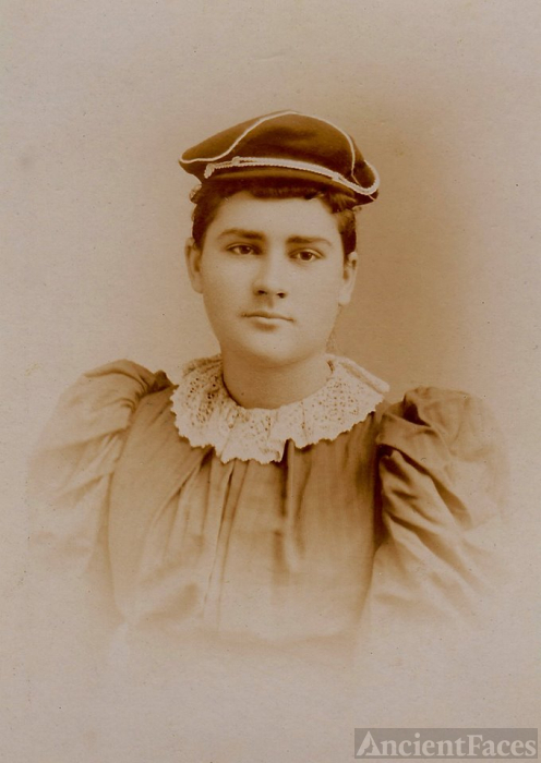 Unknown Woman, Interesting Hat