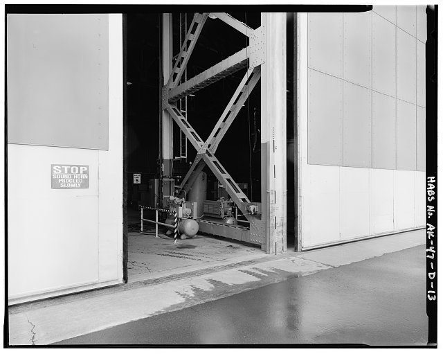 13. DOOR DETAIL LOOKING NORTHWEST - Kodiak Naval...