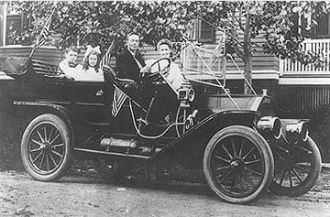 Francis & Margaret Pyne Family c 1910 RI