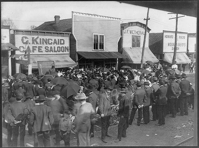 [Ky.--Carlin--Rev. Fare, the street evangelist, holding...