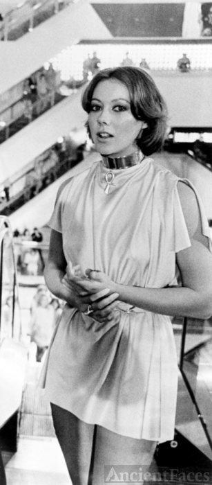Jenny Ann Agutter as Jessica in Logan's Run