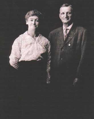 Charles Hamilton & wife, Eleanor (Nellie) Moran