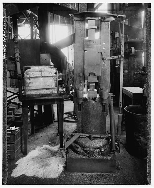 9. INTERIOR DETAIL - Lamsom-Goodnow Manufacturing...