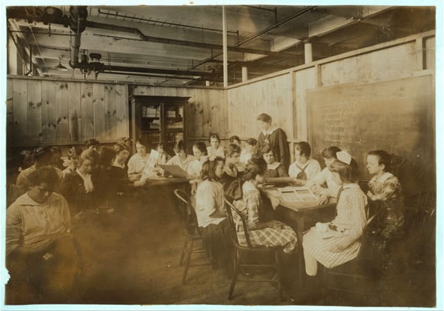 [Continuation School group at Ipswich Mills, South...