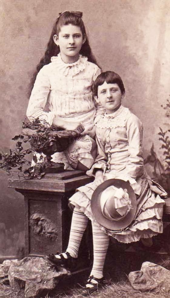 Katherine and Grace Kinsell, Ohio