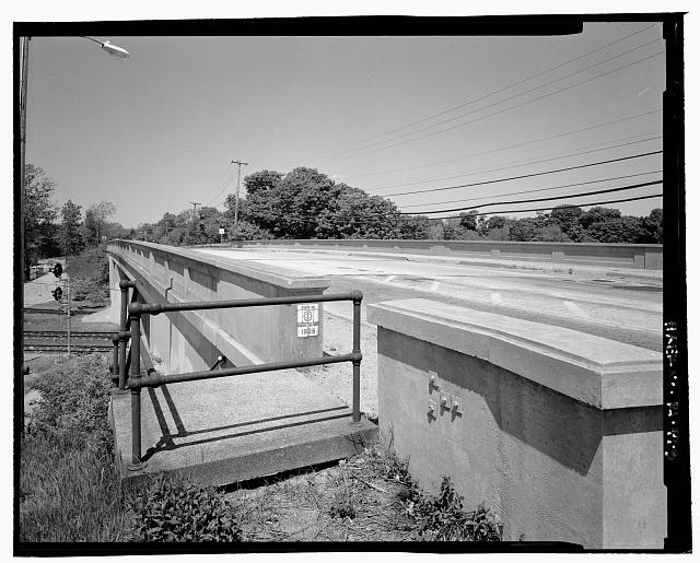 3. View looking northwest across traffic level. - Main...