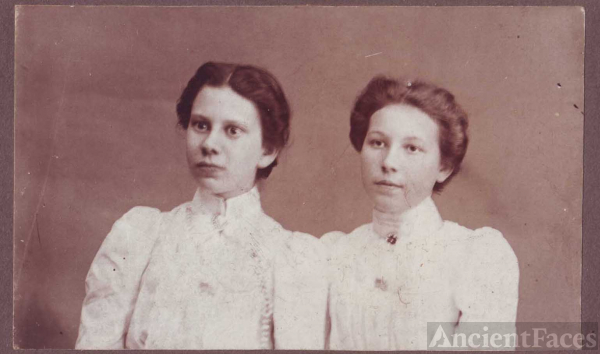 Selina Raymond & Eva Andrews