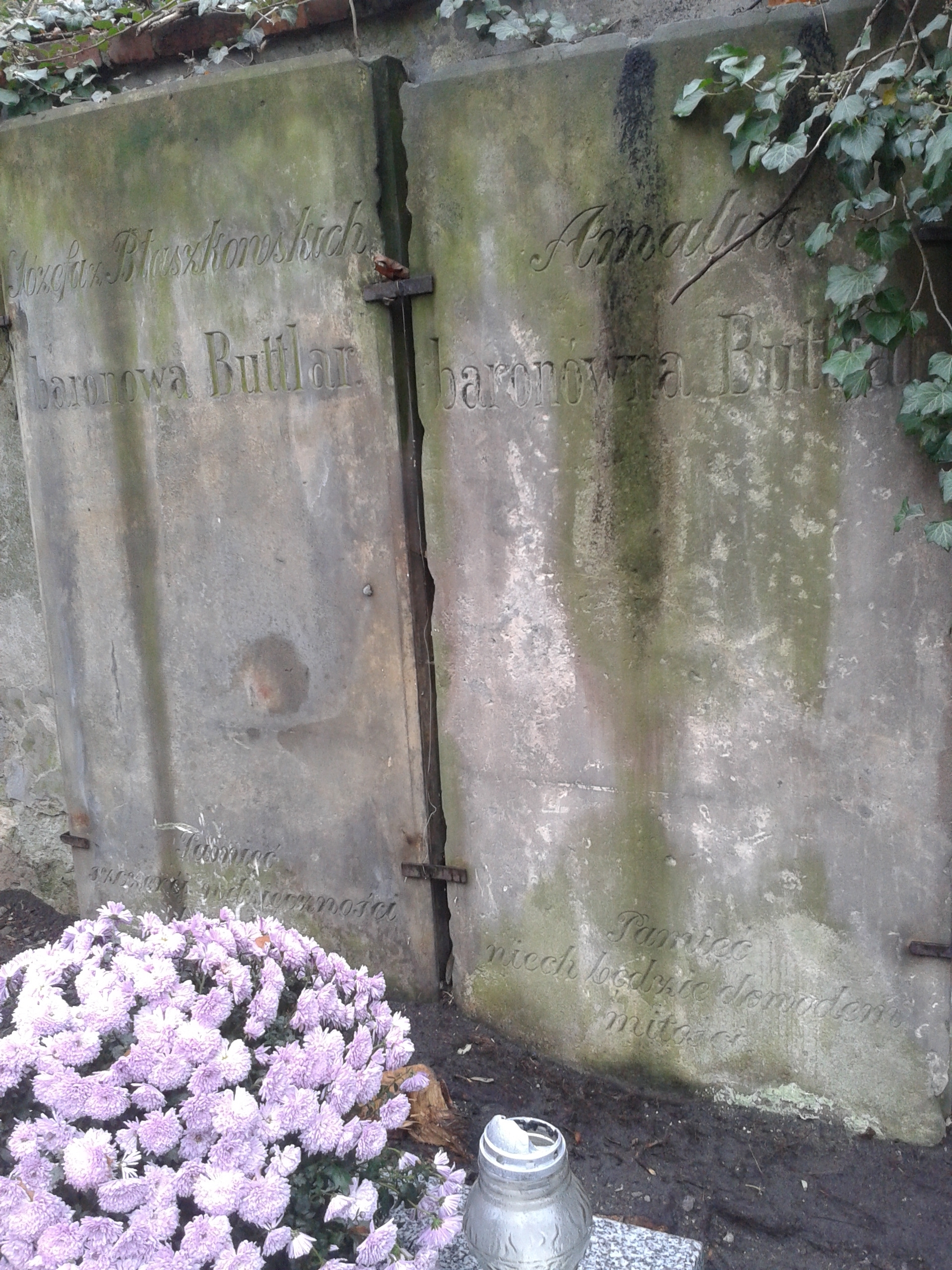 Buttlan gravesite
