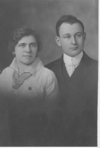 JOHN P / CAROLINE E LAUTERBUR