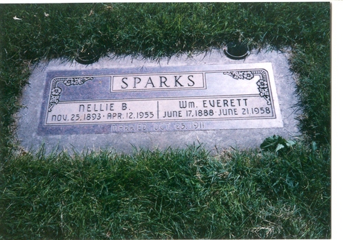 William Everett Sparks & Nellie Boyd gravestone