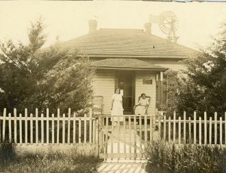 Lyndall & Laura Ellis c1916, Kansas