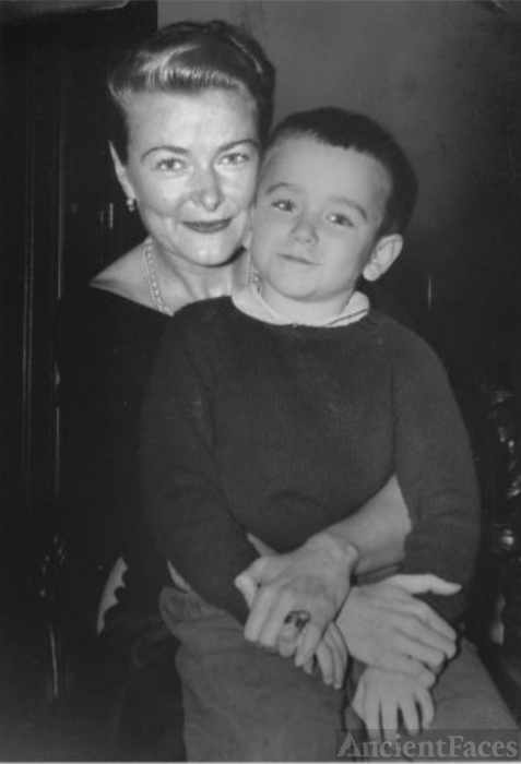 Robin Williams as a child