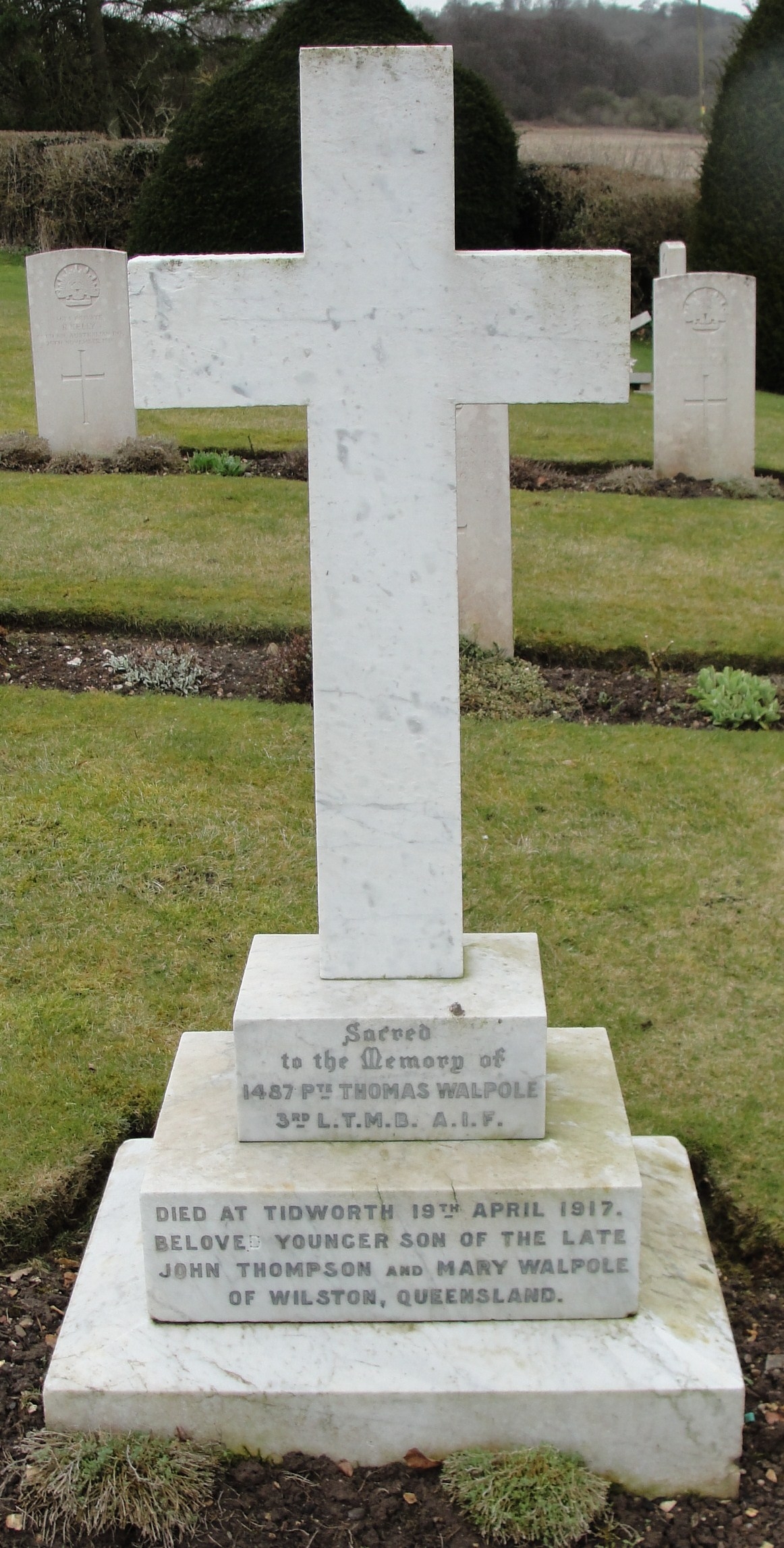 Thomas T Walpole gravesite
